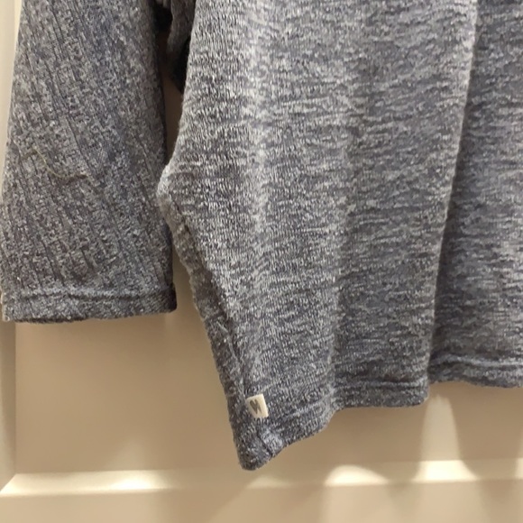 Victoria’s Secret V-Neck Button Up Shirt - Picture 4 of 4